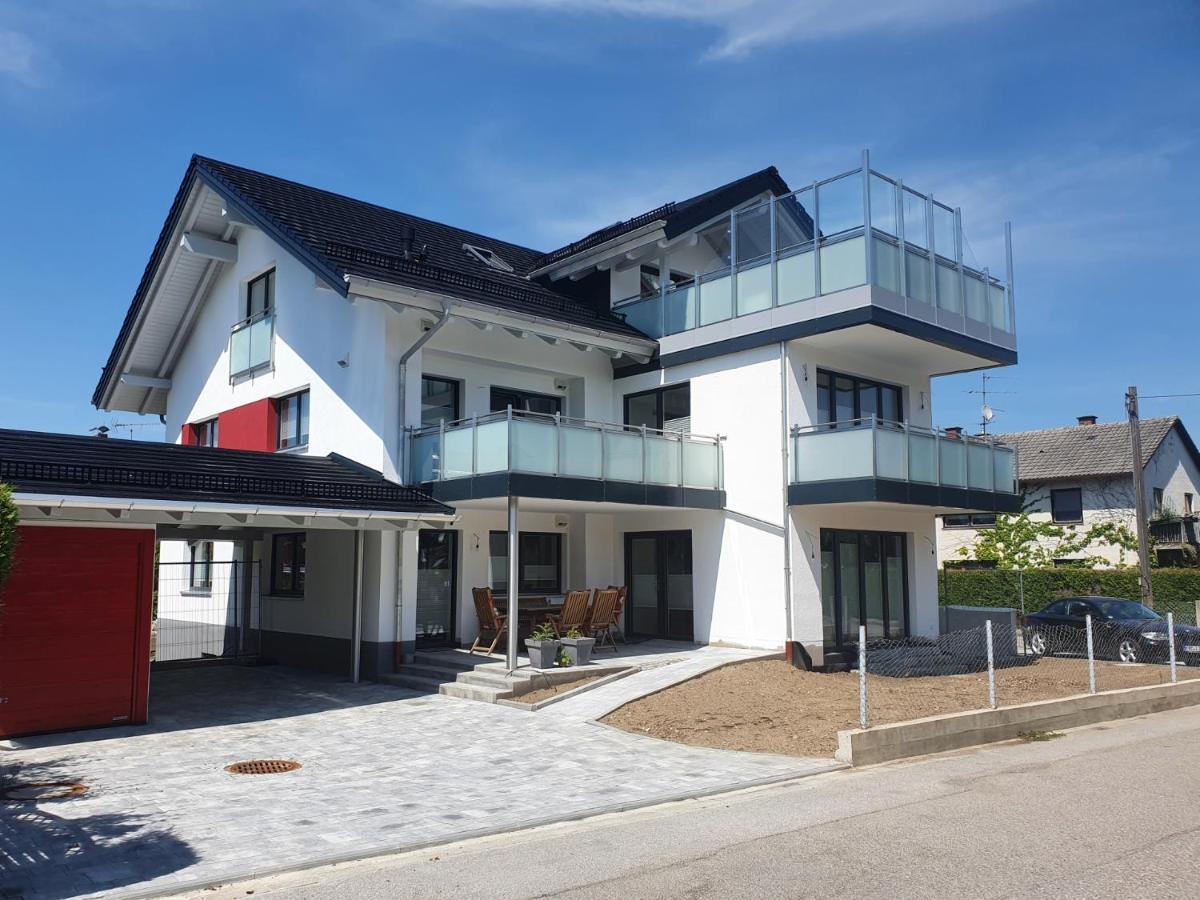 Top-Moderne Und Geraeumige Ferienwohnung Assling Bagian luar foto